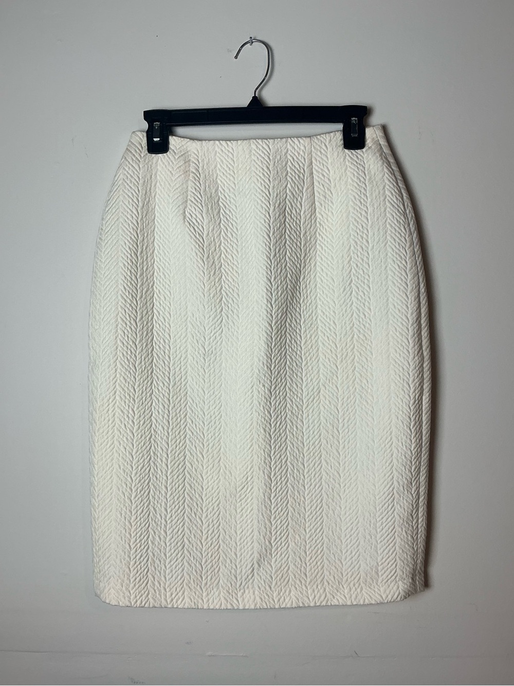 NWT Women's Ivory Textured Pencil Skirt Size 6